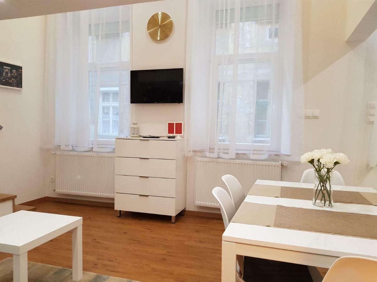 Renaissance Studio Apartment Budapest Eksteriør billede