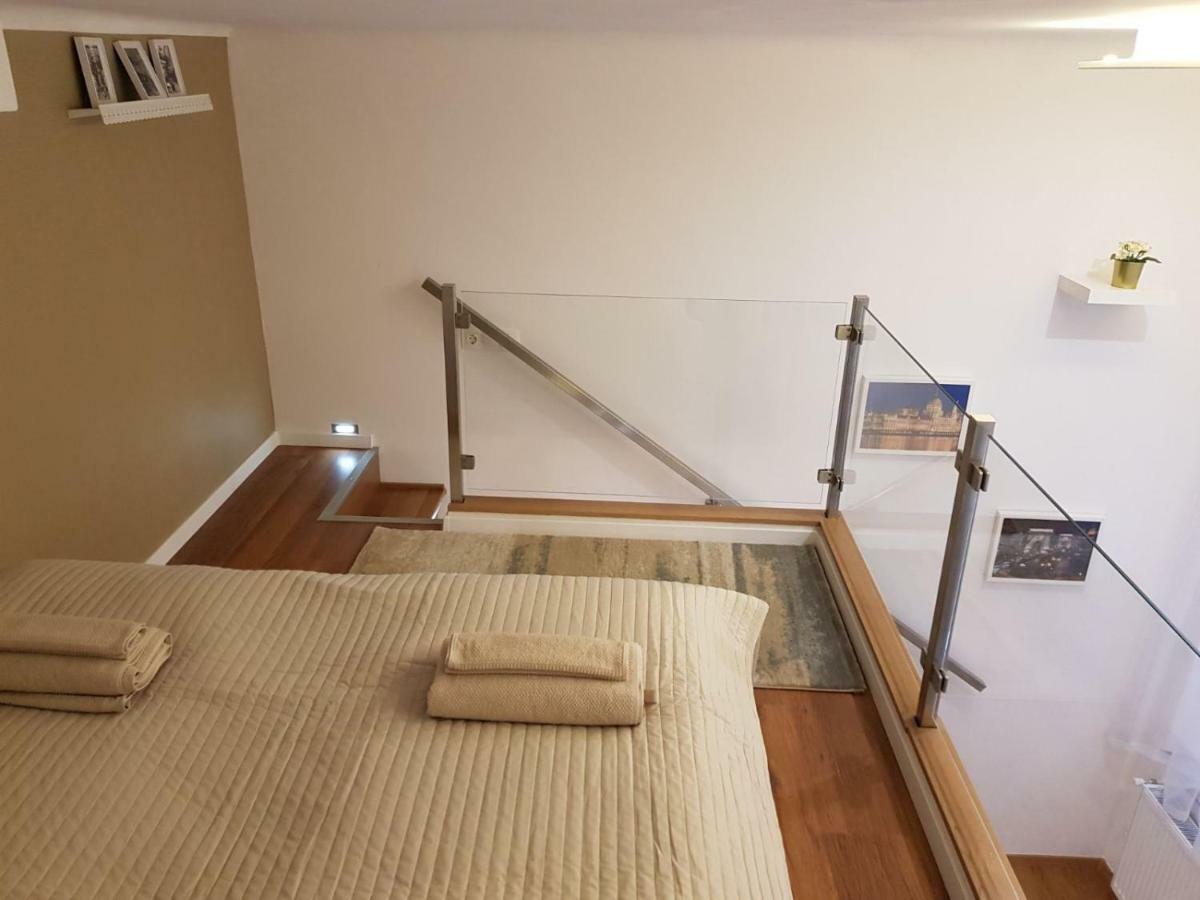 Renaissance Studio Apartment Budapest Eksteriør billede